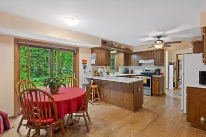 3145 S Manor Ct, New Berlin, WI 53151 - Photo 14
