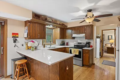 3145 S Manor Ct, New Berlin, WI 53151 - Photo 18