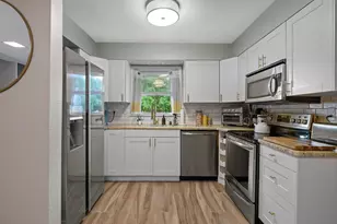 4520 N 110th St, Wauwatosa, WI 53225 - Photo 8