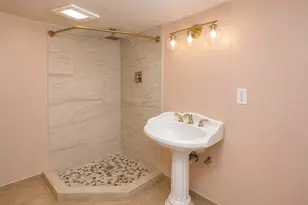 3228 S 51st St, Milwaukee, WI 53219 - Photo 18