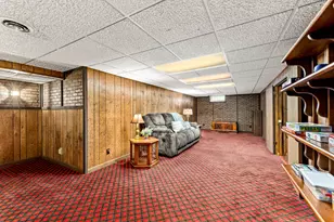 17020 Grant Ct, Brookfield, WI 53005 - Photo 16