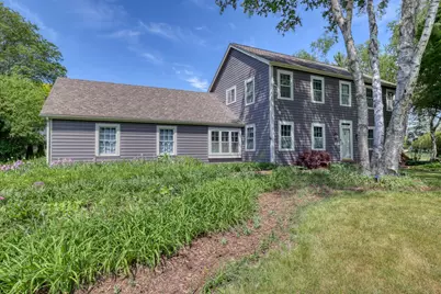 1895  Village Green Ct, Elm Grove, WI 53122 - Photo 2