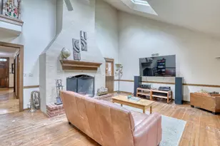 1895 Village Green Ct, Elm Grove, WI 53122 - Photo 20