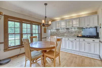 1895  Village Green Ct, Elm Grove, WI 53122 - Photo 16