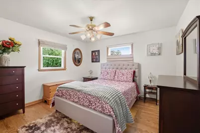 870  Dona Vista Dr, Brookfield, WI 53186 - Photo 12