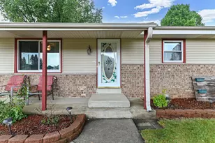 1332 Lakeview Ave, South Milwaukee, WI 53172 - Photo 2