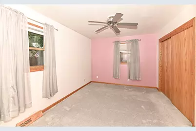 1332  Lakeview Ave, South Milwaukee, WI 53172 - Photo 14