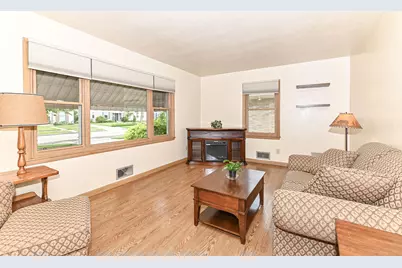 2223  Hayes Ave, Racine, WI 53405 - Photo 6