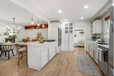 6336 N Berkeley Blvd, Whitefish Bay, WI 53217 - Photo 10