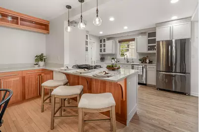 6336 N Berkeley Blvd, Whitefish Bay, WI 53217 - Photo 6