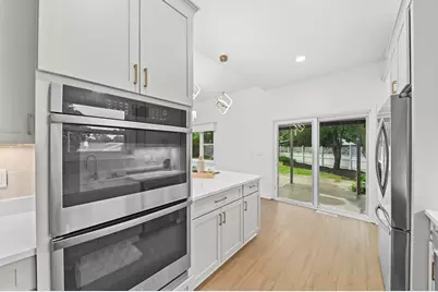 10063 W Grantosa Dr, Milwaukee, WI 53222 - Photo 14