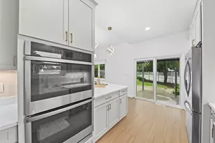 10063 W Grantosa Dr, Milwaukee, WI 53222 - Photo 14