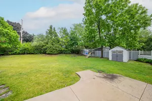 10063 W Grantosa Dr, Milwaukee, WI 53222 - Photo 26
