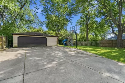 10501 W Silver Spring Dr, Milwaukee, WI 53225 - Photo 34