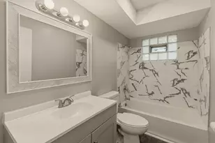 10501 W Silver Spring Dr, Milwaukee, WI 53225 - Photo 20