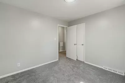 10501 W Silver Spring Dr, Milwaukee, WI 53225 - Photo 16