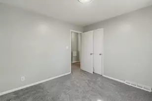 10501 W Silver Spring Dr, Milwaukee, WI 53225 - Photo 16