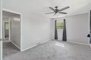 10501 W Silver Spring Dr, Milwaukee, WI 53225 - Photo 18