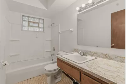10501 W Silver Spring Dr, Milwaukee, WI 53225 - Photo 36