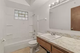 10501 W Silver Spring Dr, Milwaukee, WI 53225 - Photo 36