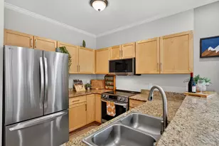 1220 E Locust St, Milwaukee, WI 53212 - Photo 10