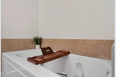 1220 E Locust St #101, Milwaukee, WI 53212 - Photo 26