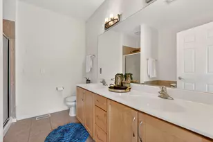 1220 E Locust St, Milwaukee, WI 53212 - Photo 24