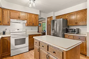 1211 Highpoint Ln, Waukesha, WI 53189 - Photo 6