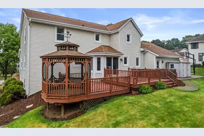 1211  Highpoint Ln, Waukesha, WI 53189 - Photo 2