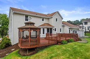 1211 Highpoint Ln, Waukesha, WI 53189 - Photo 2