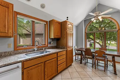 981 E Loos St, Hartford, WI 53027 - Photo 4