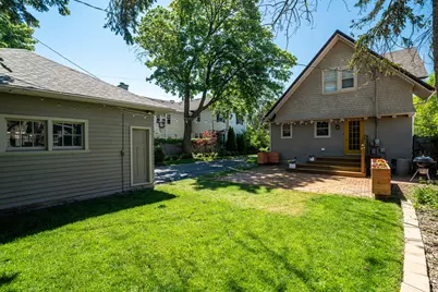 2416 E Beverly Rd, Shorewood, WI 53211 - Photo 10