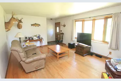 N48W19068  Joetta Dr, Menomonee Falls, WI 53051 - Photo 2