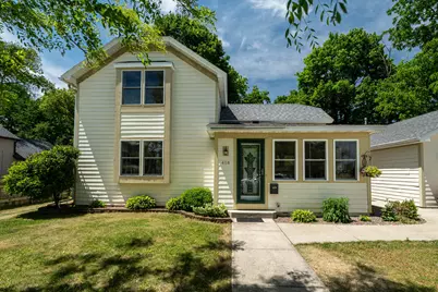 418 S Charles St, Oconomowoc, WI 53066 - Photo 1