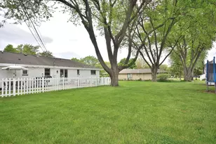 12905 Wembley Rd, Brookfield, WI 53005 - Photo 6