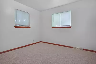5730 N 91st St, Milwaukee, WI 53225 - Photo 6