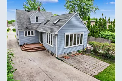 4762 N Elkhart Ave, Whitefish Bay, WI 53211 - Photo 2