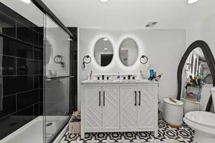 9504 W Hope Ave, Wauwatosa, WI 53222 - Photo 24