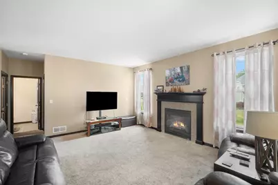 1721  Sagewood Cir, West Bend, WI 53095 - Photo 4