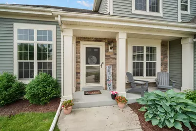 1721  Sagewood Cir, West Bend, WI 53095 - Photo 2