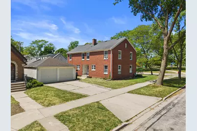 6405 W Clarke St, Wauwatosa, WI 53213 - Photo 32
