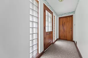6405 W Clarke St, Wauwatosa, WI 53213 - Photo 26