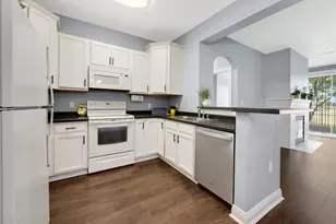 W206N16706 Blackberry Cir, Jackson, WI 53037 - Photo 6