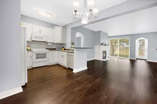 W206N16706 Blackberry Cir, Jackson, WI 53037 - Photo 2