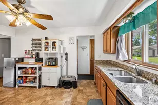 2406 S 79th St, West Allis, WI 53219 - Photo 10
