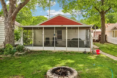 2406 S 79th St, West Allis, WI 53219 - Photo 28