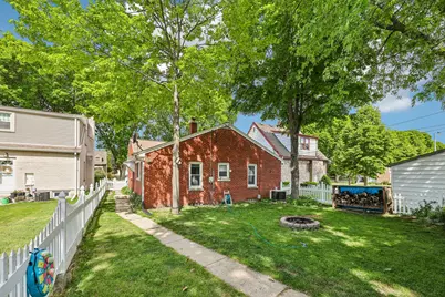 2406 S 79th St, West Allis, WI 53219 - Photo 26