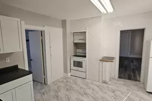 1817 N Humboldt Ave, Milwaukee, WI 53202 - Photo 14