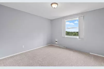 W271N4780  Greenhill Ct, Pewaukee, WI 53072 - Photo 20