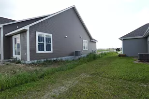 1400 Periwinkle Pass, Oconomowoc, WI 53066 - Photo 4